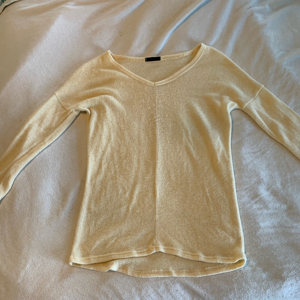 Light weight sweater